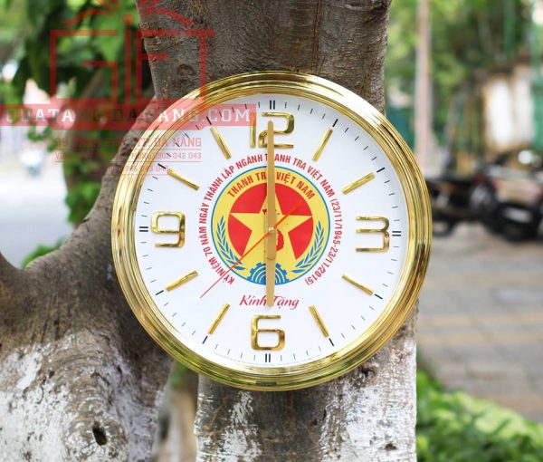 Đồng hồ treo tường