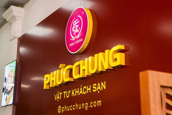 Hình ảnh showroom Phúc Chung