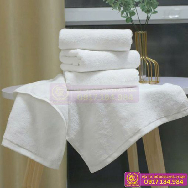 Khăn khách sạn trắng