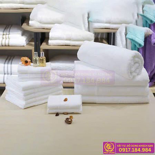 Bộ khăn khách sạn đầy đủ