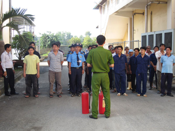 Huấn luyện phòng cháy chữa cháy - Dịch Vụ Bảo Vệ Song Mã - Công Ty TNHH Dịch Vụ Bảo Vệ Song Mã