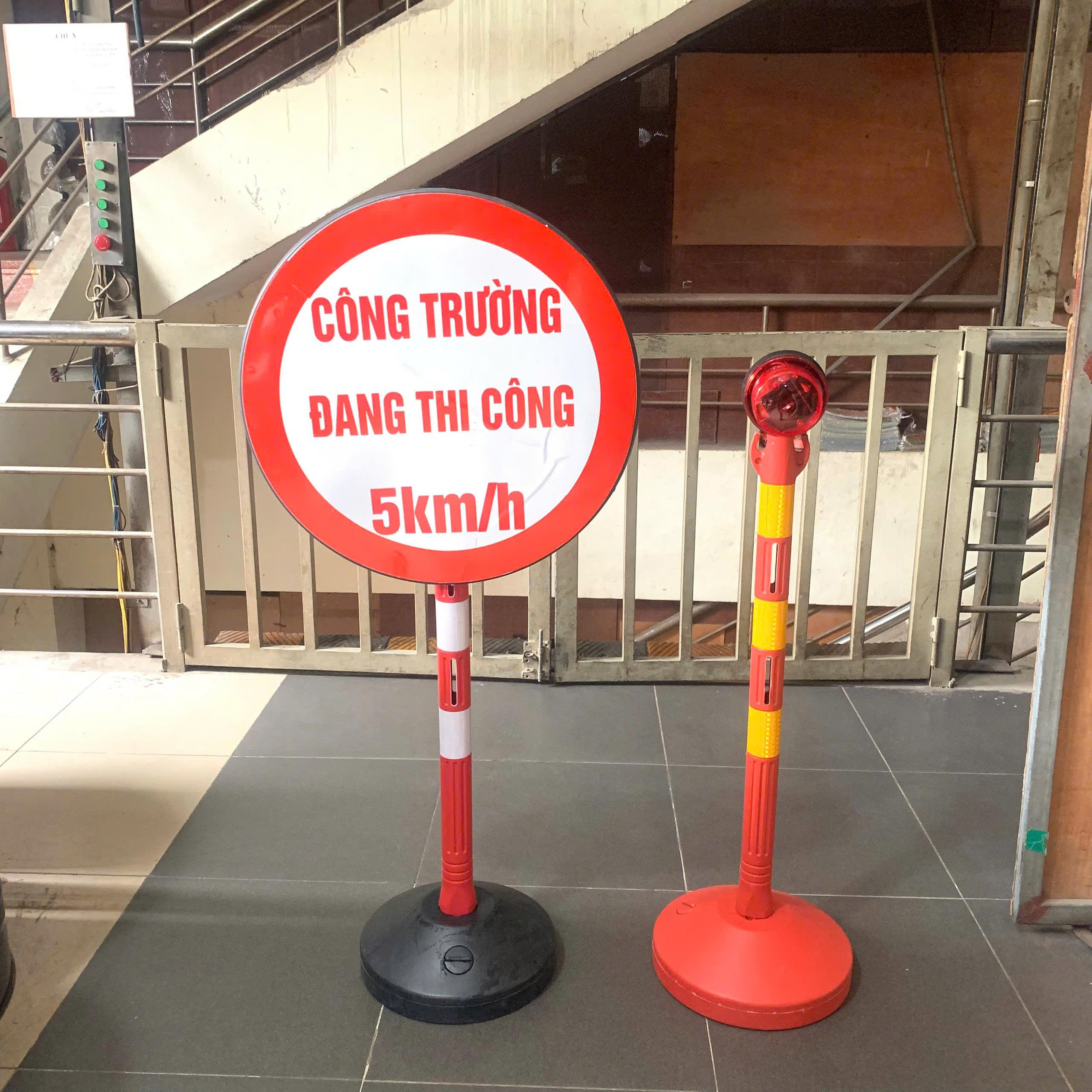 Biển báo giao thông - Hợp Tác Xã Công Nghiệp Nhật Quang