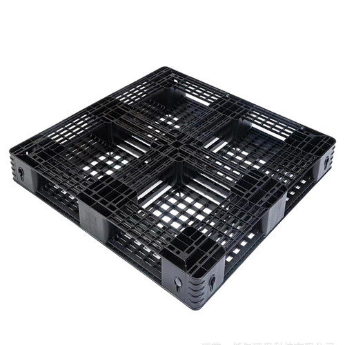 Pallet nhựa màu đen