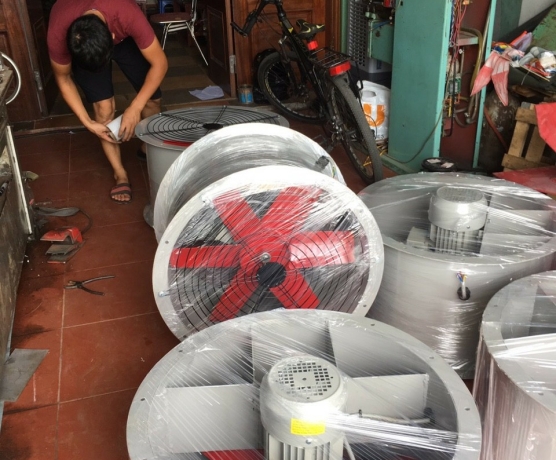 Quạt thổi gió hút bụi nhà xưởng