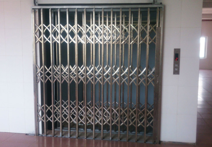 Thang máy tải hàng