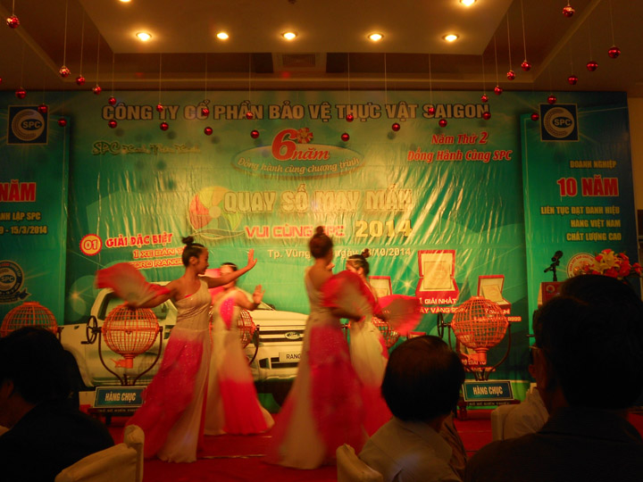 Nhóm múa sự kiện