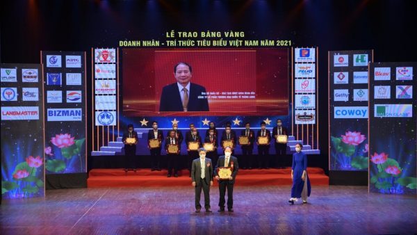 Danh hiệu, bằng khen