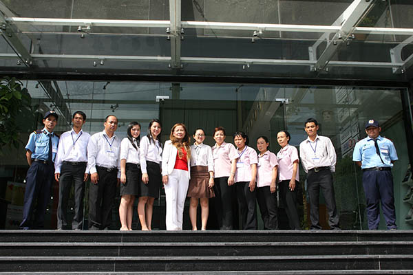 Đội ngũ nhân viên - Công Ty TNHH Hoa Tâm