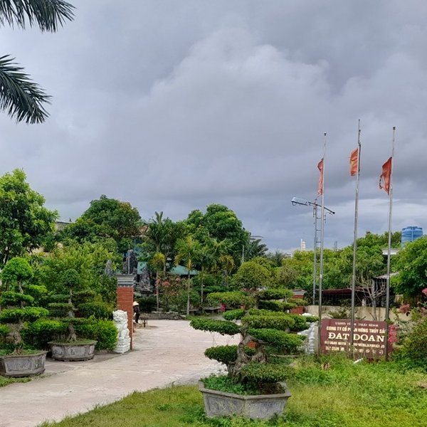 Cổng nhà máy