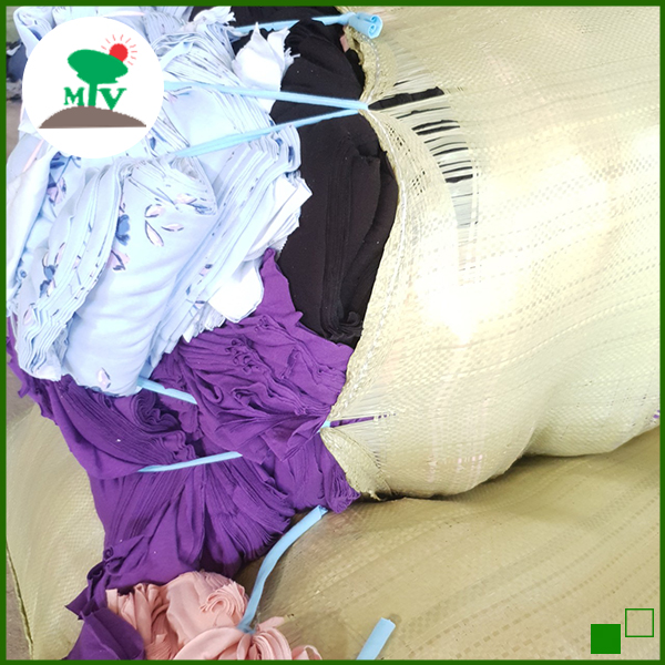 Vải lau màu một lớp loại lốc 15x30cm - Vải Lau Công Nghiệp Mặt Trời Việt - Công Ty TNHH TM DV Thu Mua Phế Liệu Xây Dựng Mặt Trời Việt