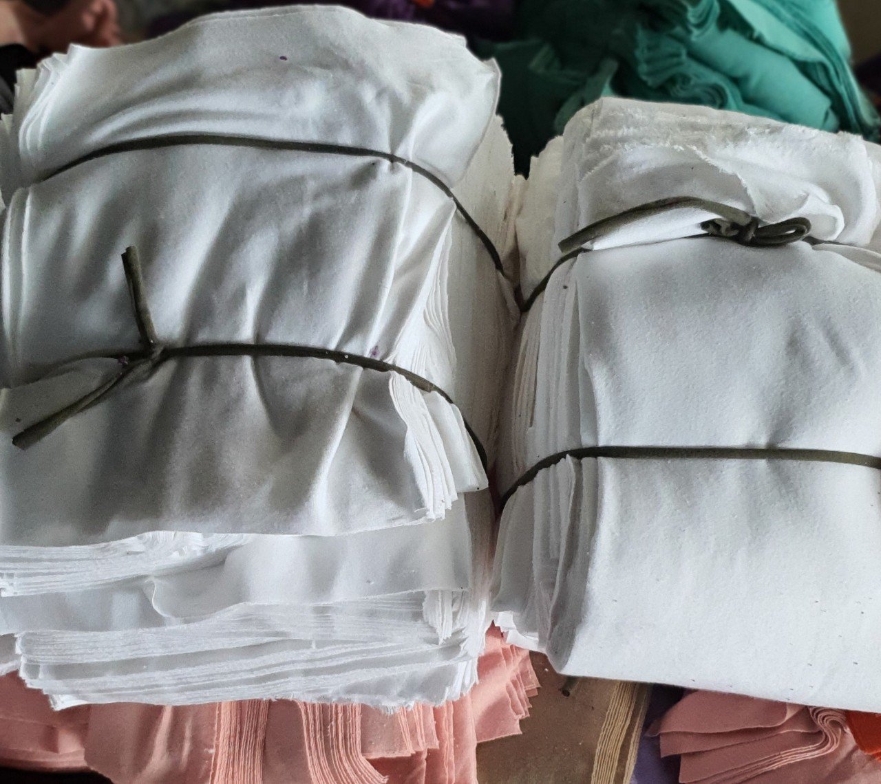 Vải lau trắng loại lốc - Vải Lau Công Nghiệp Mặt Trời Việt - Công Ty TNHH TM DV Thu Mua Phế Liệu Xây Dựng Mặt Trời Việt
