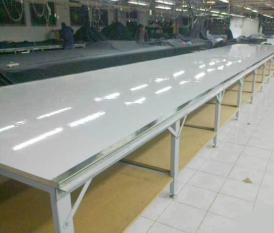 Bàn cắt vải công nghiệp - Công Ty TNHH Sản Xuất Thương Mại Dịch Vụ Sáu Hoàng
