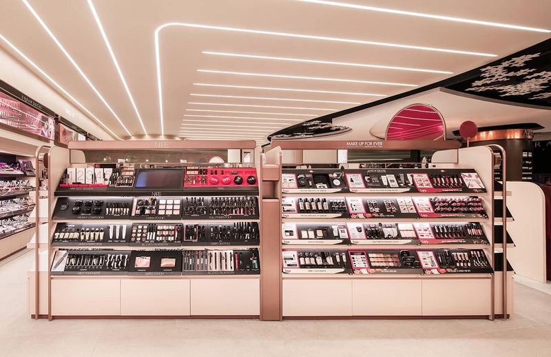 Thiết kế, thi công nội thất cửa hàng mỹ phẩm - CNC Decor - Công Ty TNHH MTV Nghệ Thuật CNC