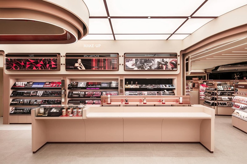 Thiết kế, thi công nội thất cửa hàng mỹ phẩm - CNC Decor - Công Ty TNHH MTV Nghệ Thuật CNC