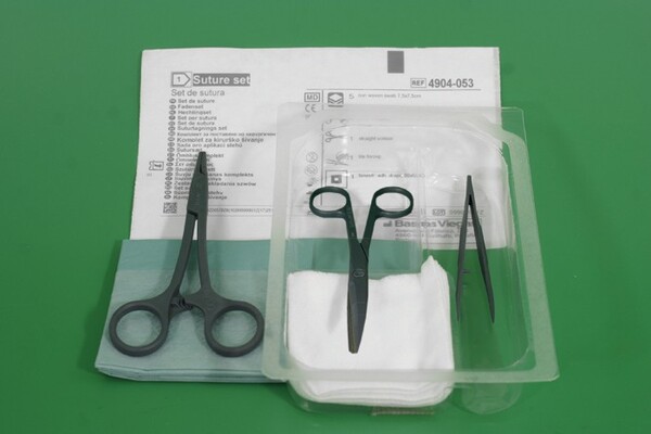 Bộ dụng cụ thực hành khâu vết thương