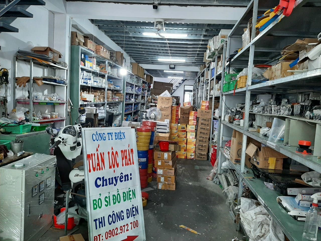 Kho hàng - Công Ty TNHH Tuấn Lộc Phát