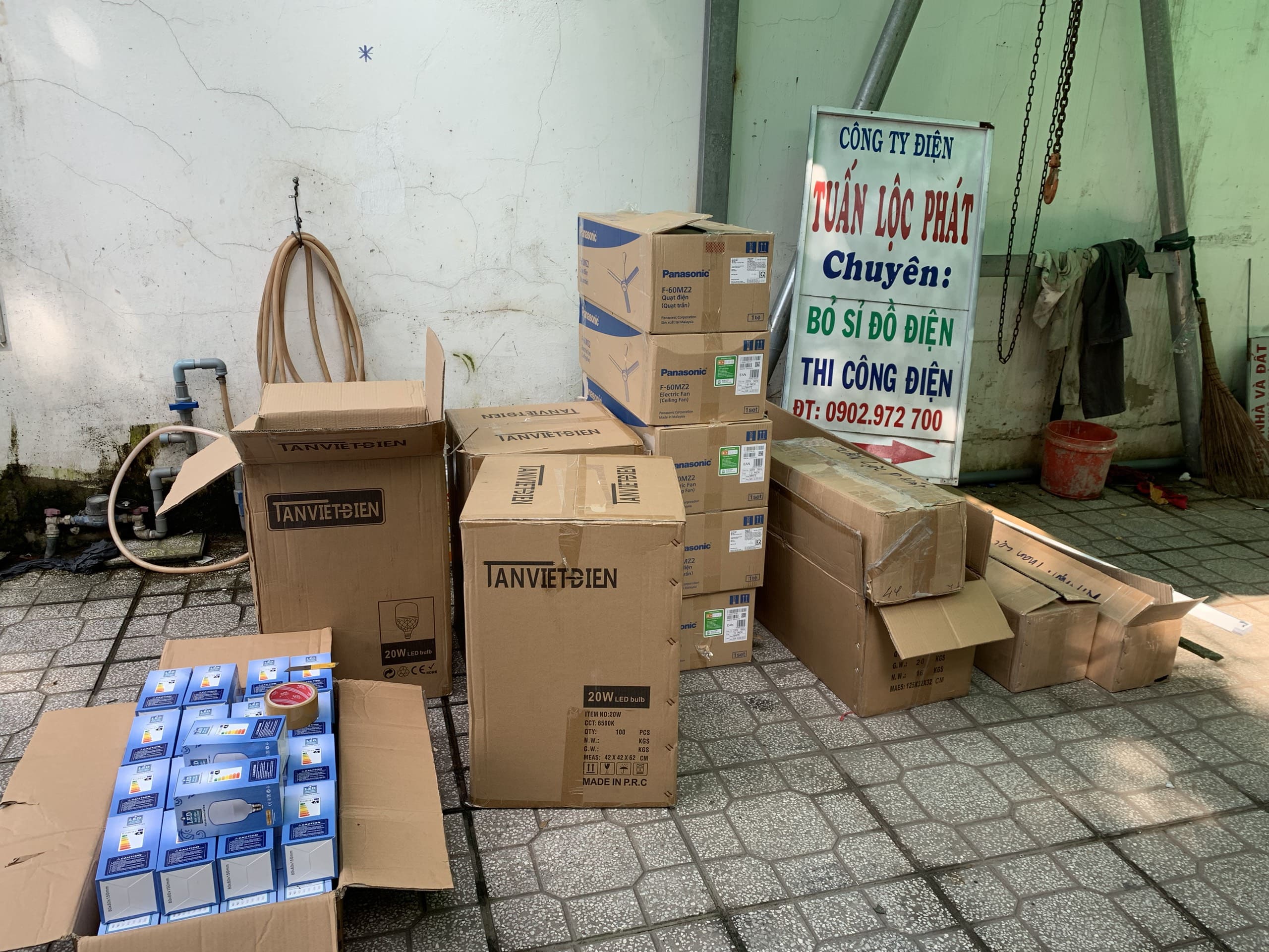 Kho hàng - Công Ty TNHH Tuấn Lộc Phát