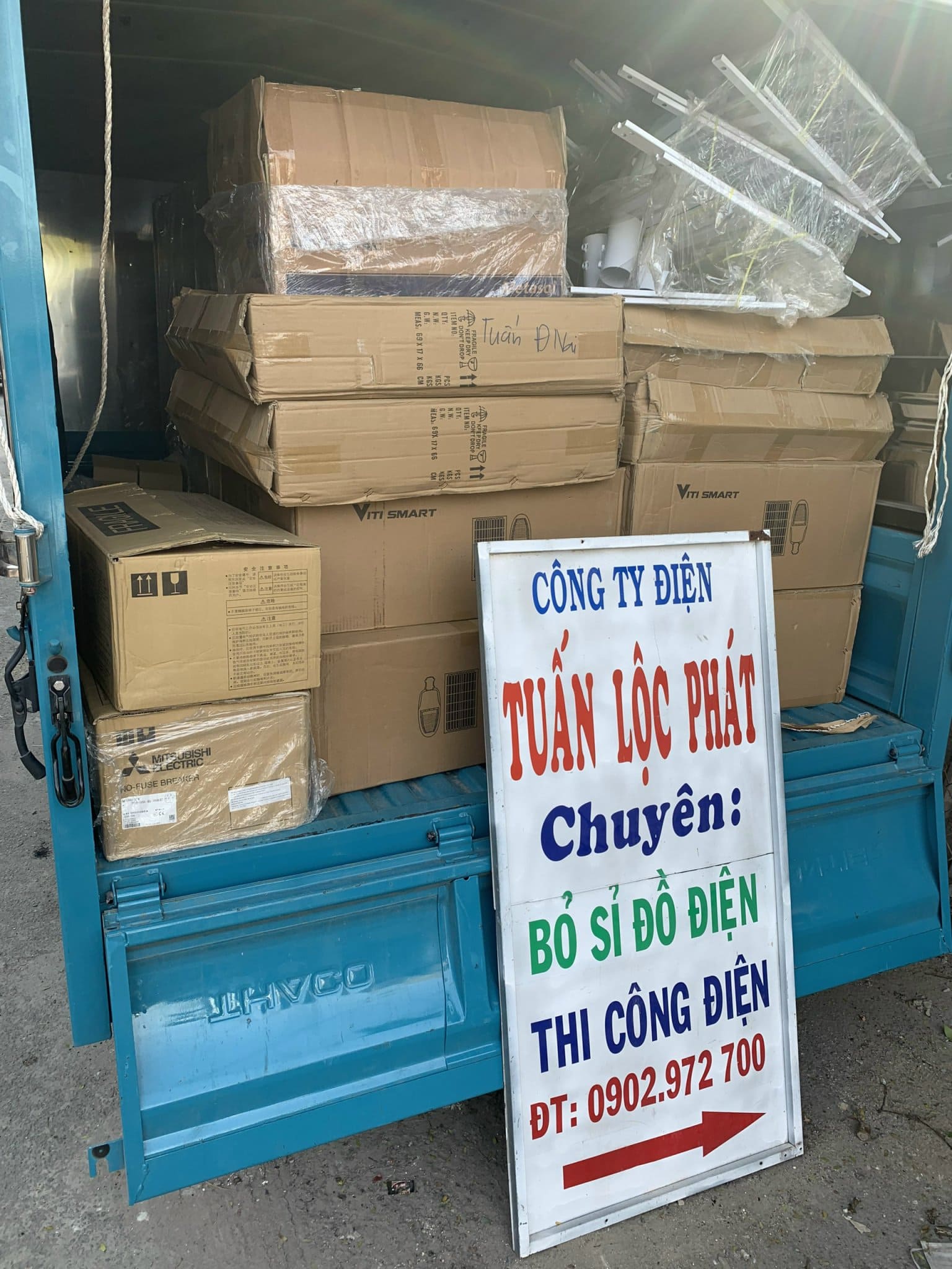 Kho hàng - Công Ty TNHH Tuấn Lộc Phát