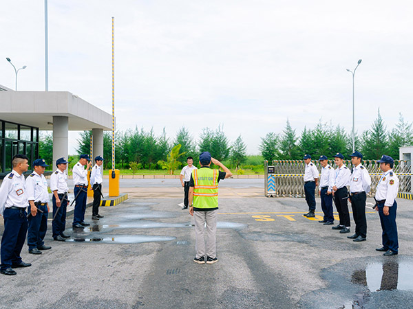 Bảo vệ kho vận, bến bãi