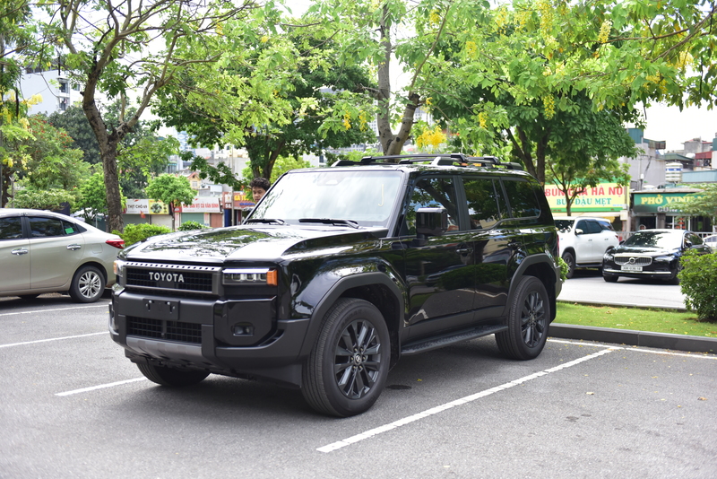 Xe Toyota Land Cruiser LC250
