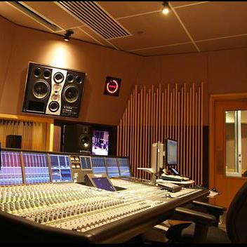 Studio thu thanh chuyên nghiệp