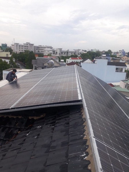 Lắp đặt điện năng lượng mặt trời - Công Ty TNHH  Dịch Vụ Thương Mại Xuất Nhập Khẩu Tiến Đức