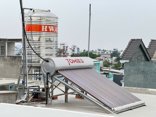 Máy nước nóng năng lượng mặt trời - Công Ty TNHH  Dịch Vụ Thương Mại Xuất Nhập Khẩu Tiến Đức