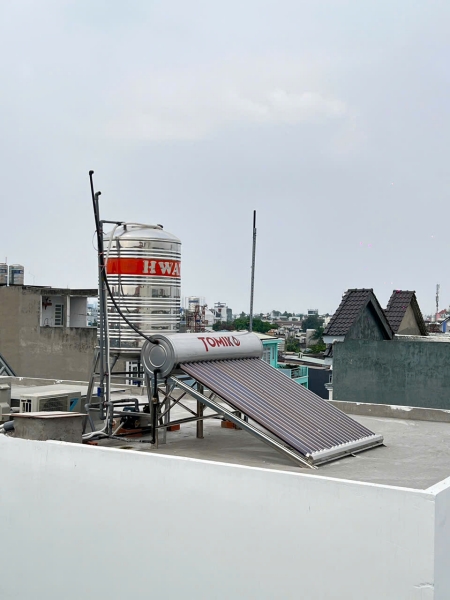 Máy nước nóng năng lượng mặt trời - Công Ty TNHH  Dịch Vụ Thương Mại Xuất Nhập Khẩu Tiến Đức