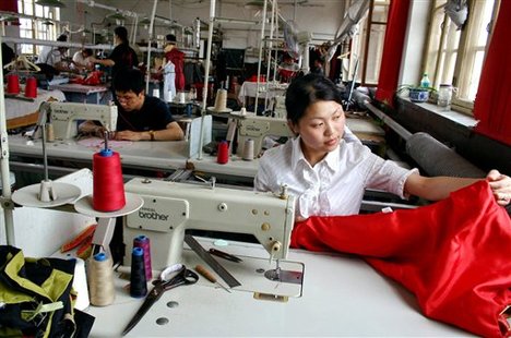 Nhà xưởng sản xuất - Công Ty Cổ Phần May Mặc Và Quà Tặng Duy Nguyễn