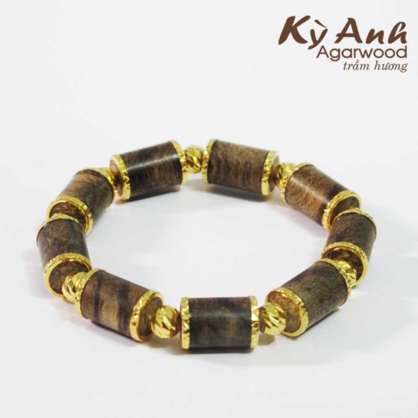 Vòng trầm hương trúc bọc vàng 18K