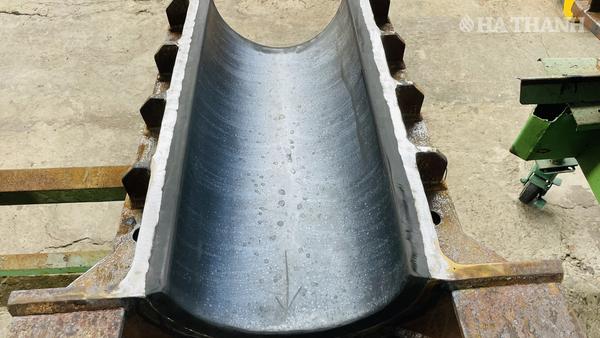 Dán nóng cao su kẹp đỡ ống