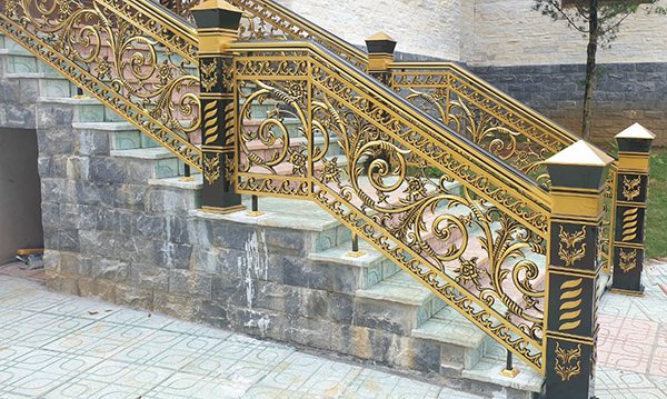 Cầu thang nhôm đúc kiệt tác nội thất