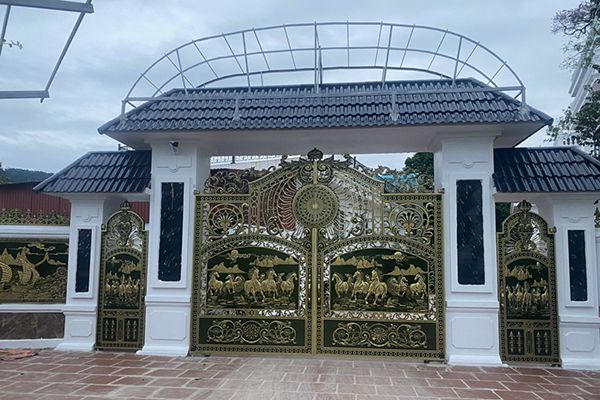 Cổng nhôm đúc 4 cánh