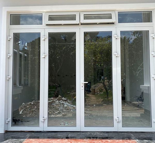 Cửa nhôm Xingfa màu trắng sứ