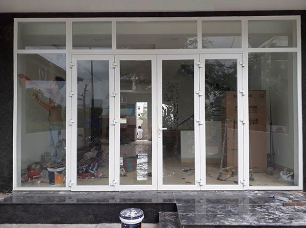 Cửa nhôm Xingfa màu trắng sứ