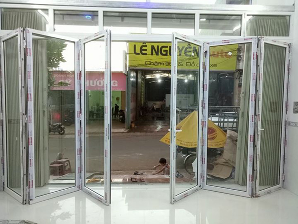 Cửa nhôm Xingfa màu trắng sứ