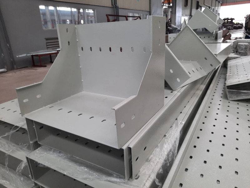 Máng cáp sơn tĩnh điện 75x50 dày 0.8 - Tủ Bảng Điện An Khánh - Công Ty CP Cơ Khí Chính Xác An Khánh