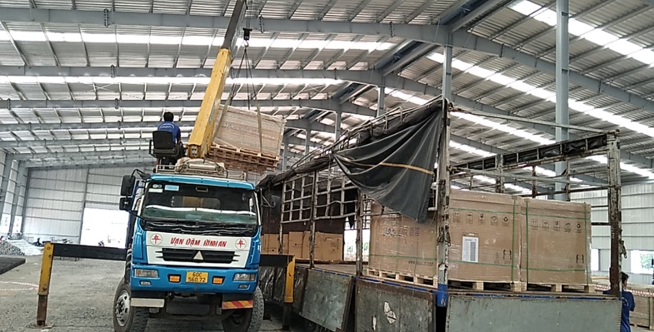 Dịch vụ nâng cẩu hàng hóa