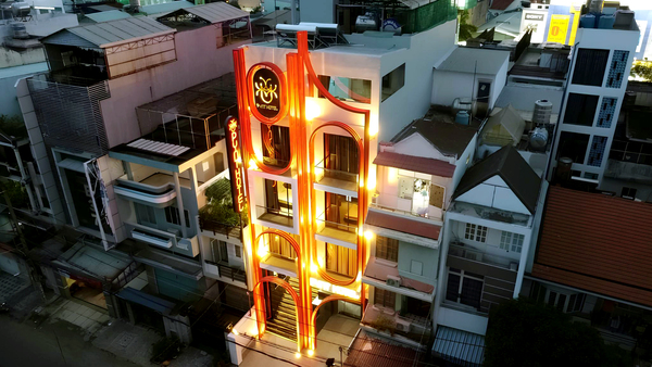 Thi công khung thép mặt tiền – khách sạn Pynt Hotel - Xây Dựng Bách Việt - Công Ty Cổ Phần Đầu Tư Và Xây Dựng Công Nghiệp Bách Việt