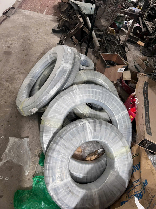 Ống tuy ô thủy lực - Dây Curoa, ống Tuy Ô Thủy Lực  Hàm Long - Công Ty TNHH Một Thành Viên Dịch Vụ Xây Dựng Hàm Long