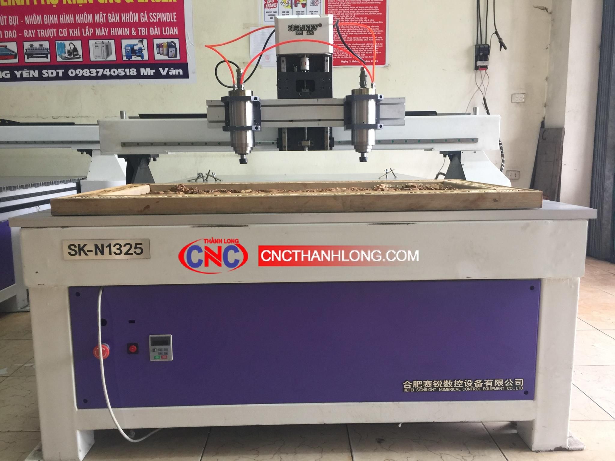 Máy cắt CNC