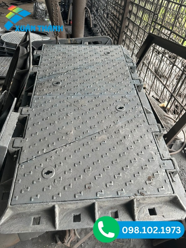 Nắp bể cáp 4 cánh