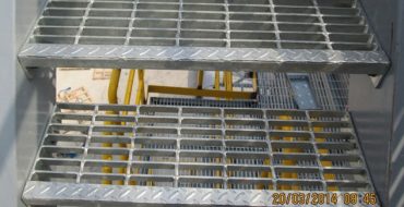 Bậc cầu thang grating - Tấm Sàn Grating SG - Công Ty CP Cơ Khí SG