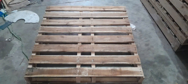 Pallet gỗ 1.1mx1.1m - Vật Liệu Đóng Gói Số 1 - Công Ty TNHH Băng Dính Số 1
