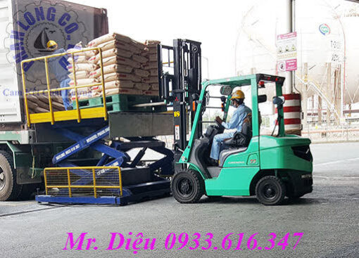 Bàn nâng thủy lực - Công Ty TNHH Thương Mại Và Kỹ Thuật Phan Long