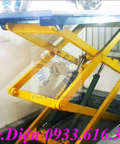 Bàn nâng xe máy thủy lực - Công Ty TNHH Thương Mại Và Kỹ Thuật Phan Long