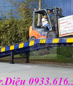 Cầu xe nâng di động - Công Ty TNHH Thương Mại Và Kỹ Thuật Phan Long