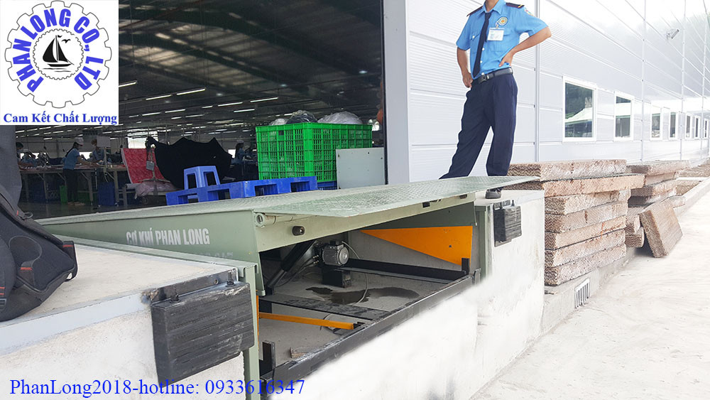Sàn nâng thủy lực - Công Ty TNHH Thương Mại Và Kỹ Thuật Phan Long