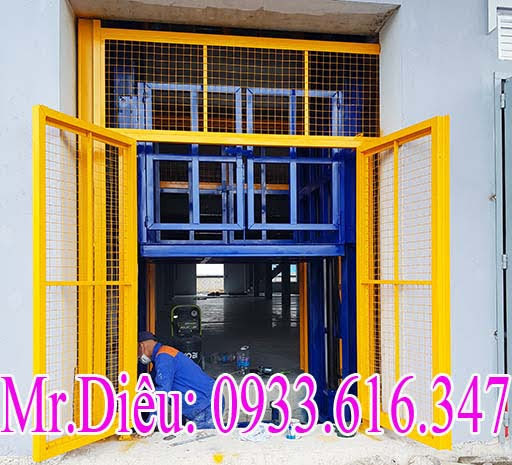 Thang nâng hàng - Công Ty TNHH Thương Mại Và Kỹ Thuật Phan Long