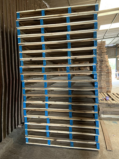 Pallet gỗ